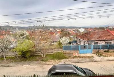 Apartament cu 3 camere decomandat în Central - 1