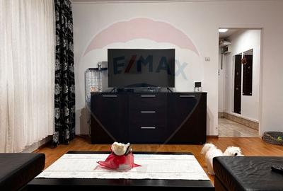 Apartament cu 2 camere semidecomandat, mobilat în Central