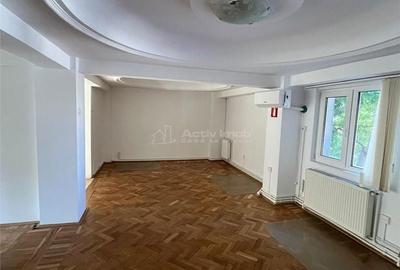 Spațiu comercial, de 260 mp, în Port - 8