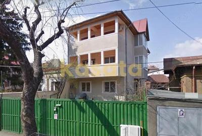 Casă cu 6 camere cu Teren 220 Mp în Central - 5