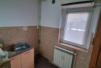 Apartament cu 3 camere decomandat în Poarta 6 - 17