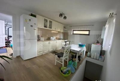 Casă cu 7 camere cu Teren 3500 Mp în Mociu - 9