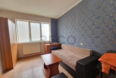 Garsonieră decomandată în Rogerius