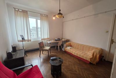 Apartament cu 3 camere semidecomandat, mobilat în Unirii - 1