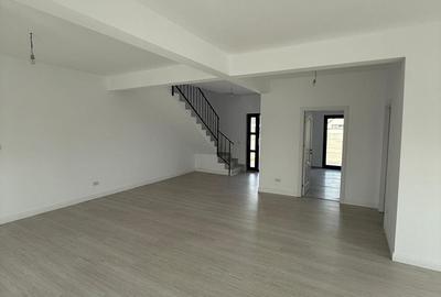 Casă individuală cu 4 camere cu Canalizare în Central - 4