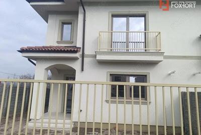 Casă cu 4 camere cu Canalizare în Giroc