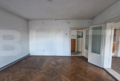 Casă cu 6 camere cu Canalizare în Aurel Vlaicu - 17