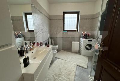 Casă cu 5 camere cu Teren 1000 Mp în Central - 1