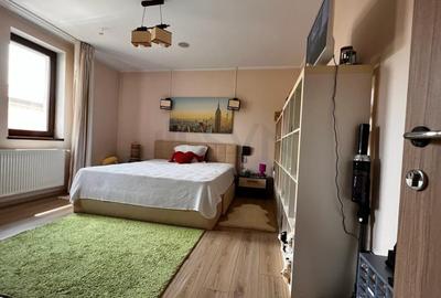 Casă individuală cu 6 camere cu Canalizare în Central - 9