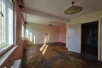 Apartament cu 3 camere decomandat în Piața Centrală - 14