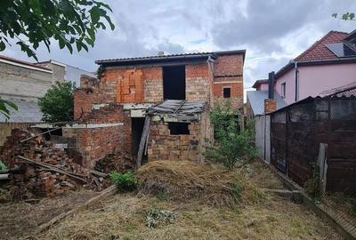 Casă cu 4 camere cu Teren 284 Mp în Iorga - 2