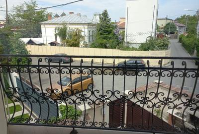 Apartament cu 3 camere decomandat în Popoveni - 3