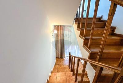 Vila de vanzare pe Str.Strugurilor/Terezian - 13