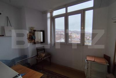 Apartament cu 3 camere decomandat, mobilat în Cugir - 1