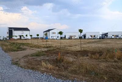 Teren de 701 mp, în Moșnița Nouă