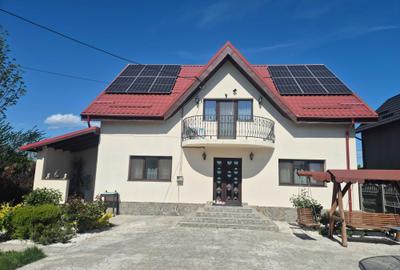 Casă cu 4 camere în Central - 2