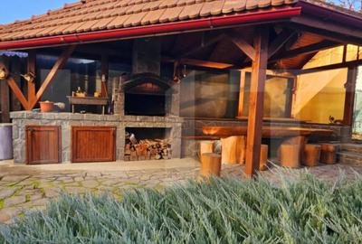 Casă cu 7 camere cu Teren 730 Mp în Simeria