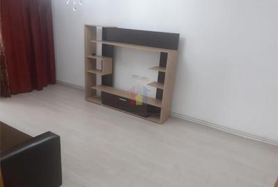 Apartament cu 3 camere decomandat în Independenței - 2