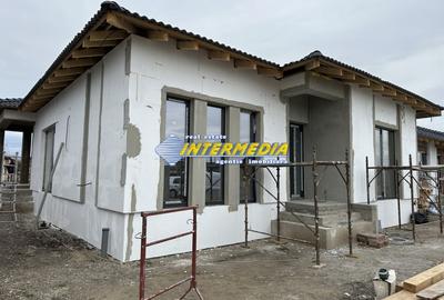 Casă individuală cu 4 camere cu Canalizare în Cetate - 3