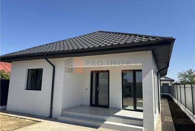 Casă individuală cu 4 camere cu Canalizare în Potoceni - 1