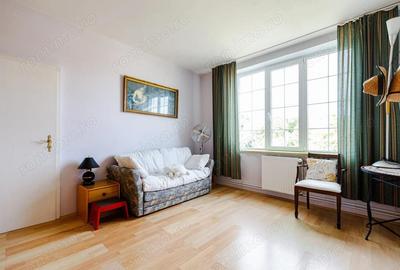 Casă cu 7 camere cu Teren 1300 Mp în Săcălaz