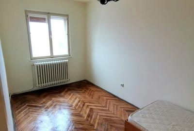 Apartament cu 3 camere decomandat în Central - 2