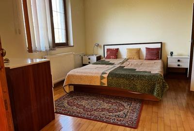 Casă cu 3 camere cu Teren 398 Mp în Lipoveni - 1
