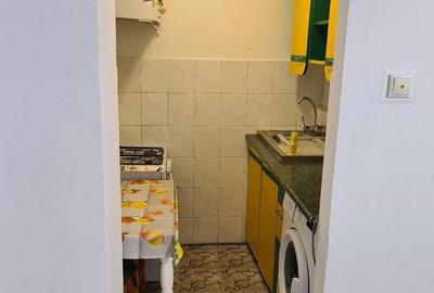 Garsonieră decomandată în CET - 4