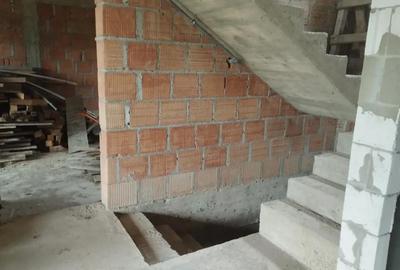 Casă cu 4 camere în Strejnicu - 3