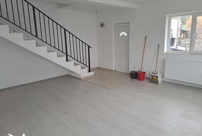 Casă cu 4 camere cu Teren 200 Mp în Bucium - 4
