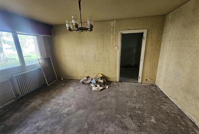 Apartament cu 2 camere semidecomandat în Micro I - 2