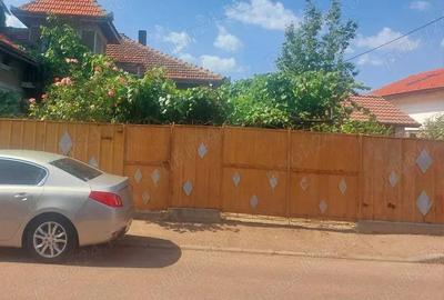 Casă cu 5 camere în Central - 2