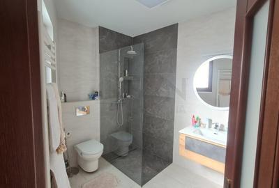 Casă individuală cu 5 camere cu Canalizare în Păcii - 11