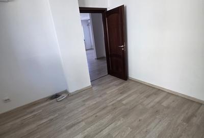 Apartament cu 3 camere semidecomandat în Libertății - 3