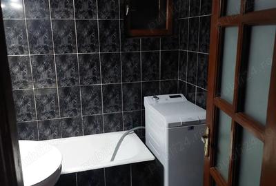 Persoana fizica inchiriez pe termen lung (minim 2 ani) apart. 3 camere decomandate - 3