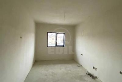 Casă cu Teren 200 Mp în Central