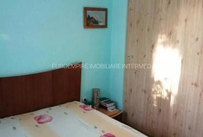 Apartament cu 3 camere decomandat în Far - 2