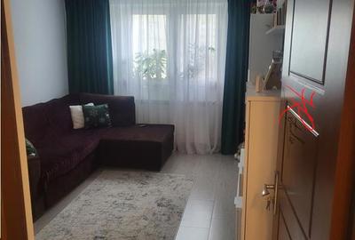 Apartament cu 4 camere decomandat în Tei - 2