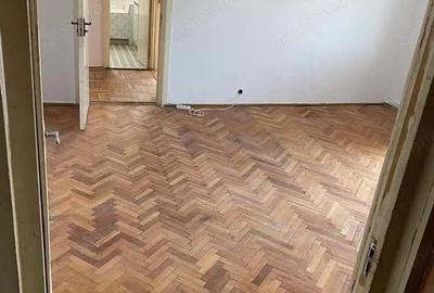 Apartament cu 2 camere semidecomandat în Aradului