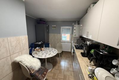 Apartament cu 2 camere decomandat, mobilat în Km 5 - 5