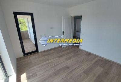 Casă individuală cu 4 camere cu Teren 250 Mp în Micești - 1