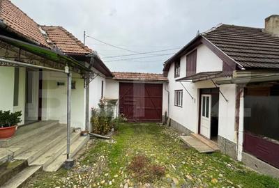 Casă cu 7 camere cu Teren 2461 Mp în Central