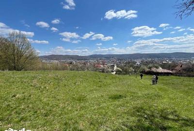 Teren de 3600 mp, în Central