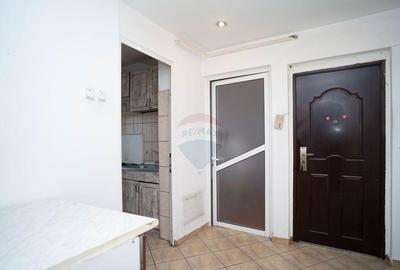Apartament decomandat 3 camere de vanzare