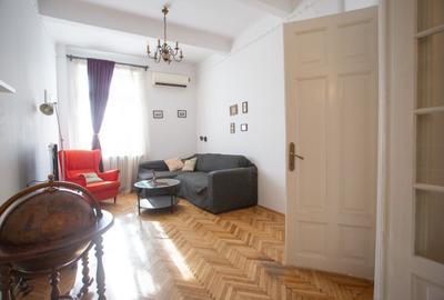 Apartament cu 2 camere decomandat, mobilat în P-ța Romană