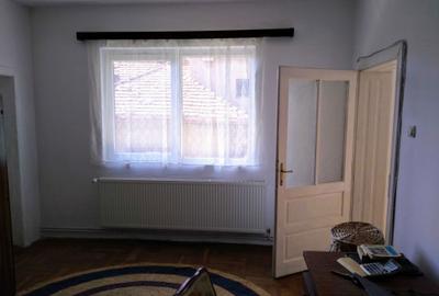 Casă cu 4 camere cu Teren 400 Mp în Central - 8