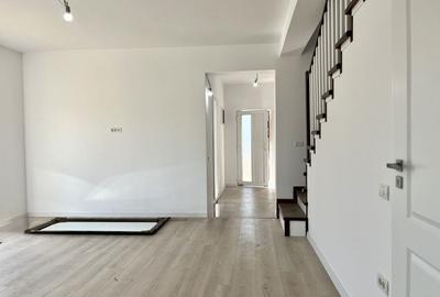 Duplex cu 5 camere cu Canalizare în Ghiroda - 4