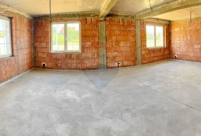 Vila de vanzare langa Baia Mare, ideala pentru familia ta! - 2