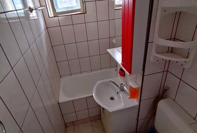 Apartament cu 3 camere decomandat în Dărmănești - 3