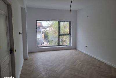 Casă cu 4 camere în Domnești